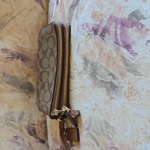 Coach Wallet - Picture 7 of 9